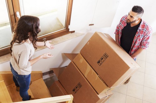 Medium-sized removal truck suitable for moving belongings in Kingstonuponthames